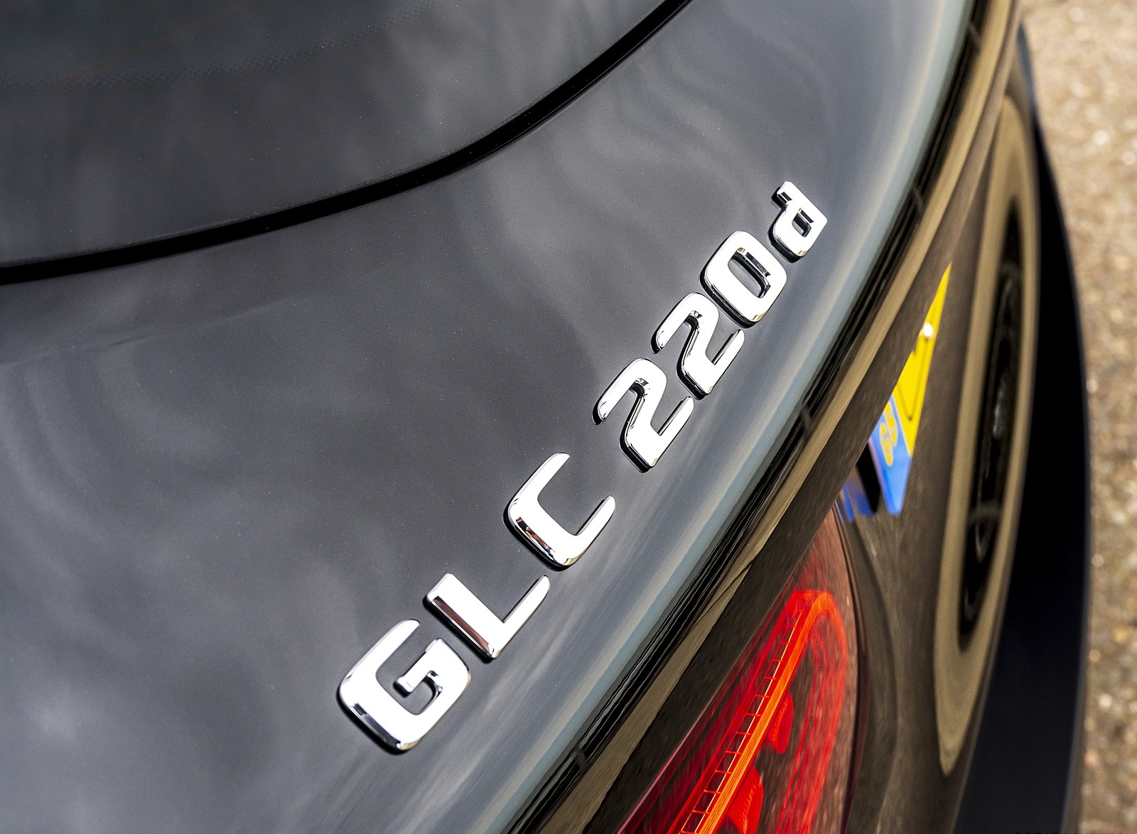 2020 Mercedes-Benz GLC 220d (UK-Spec) Badge Wallpapers #68 of 88