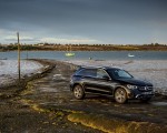 2020 Mercedes-Benz GLC 220d (UK-Spec) Front Three-Quarter Wallpapers 150x120