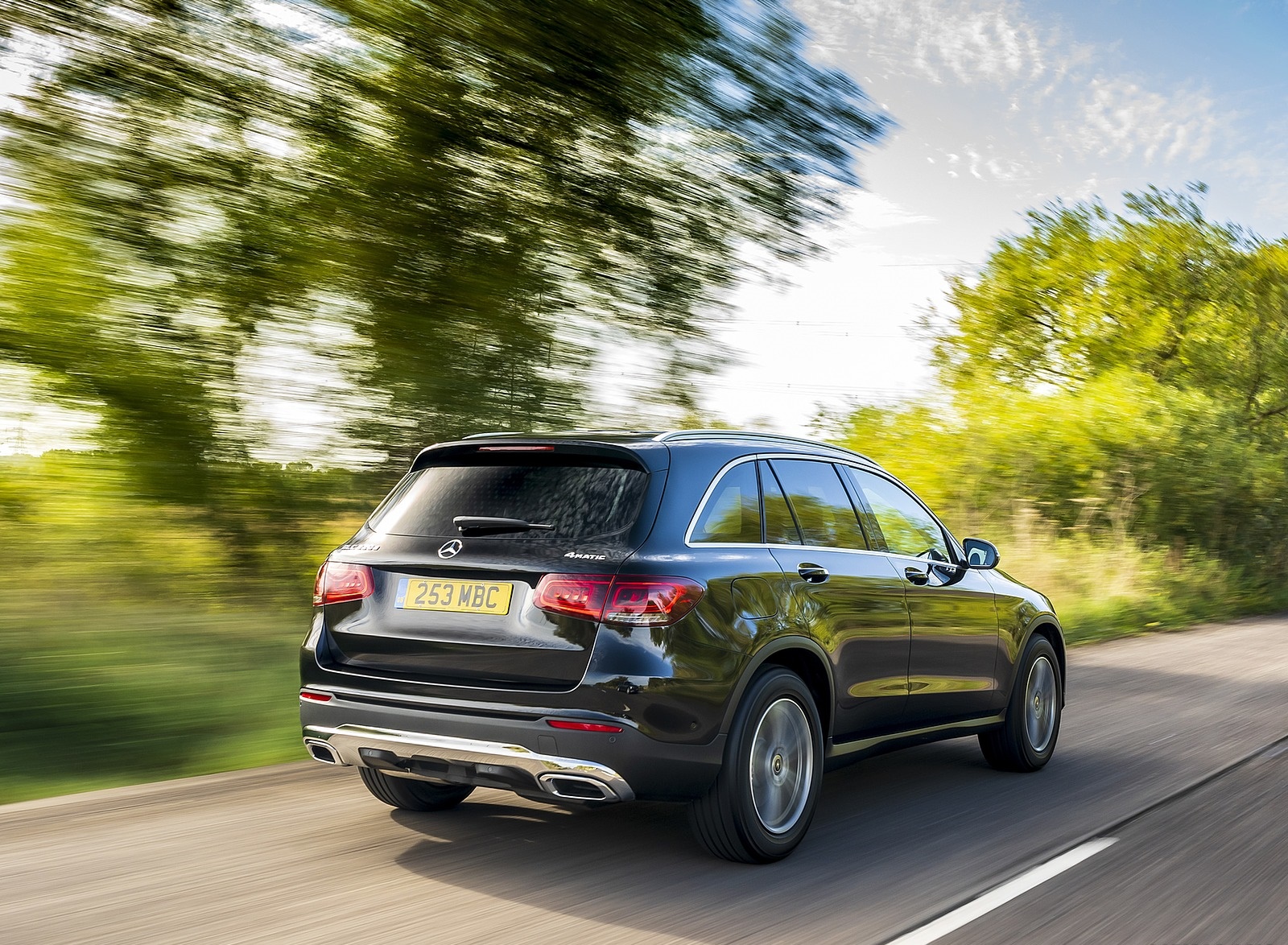 2020 Mercedes-Benz GLC 220d (UK-Spec) Rear Three-Quarter Wallpapers (9)