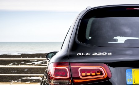 2020 Mercedes-Benz GLC 220d (UK-Spec) Tail Light Wallpapers 450x275 (64)