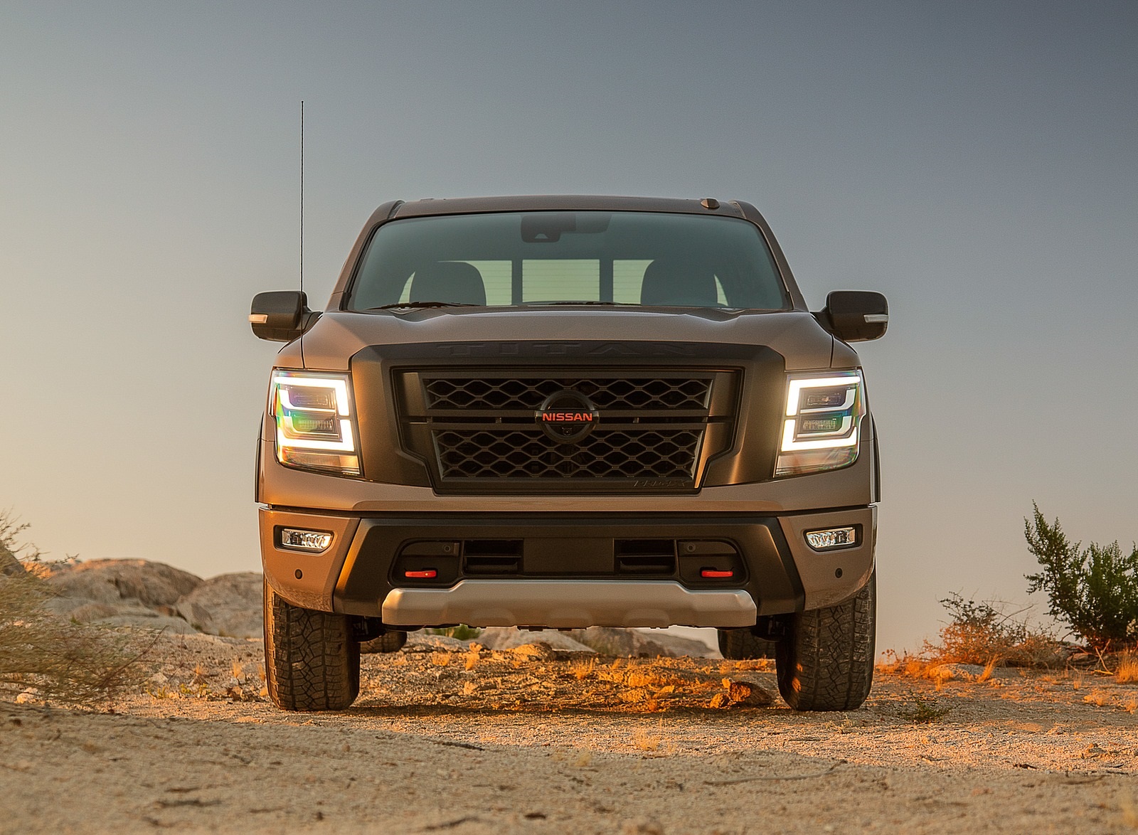 2020 Nissan TITAN PRO 4X Front Wallpapers (9)