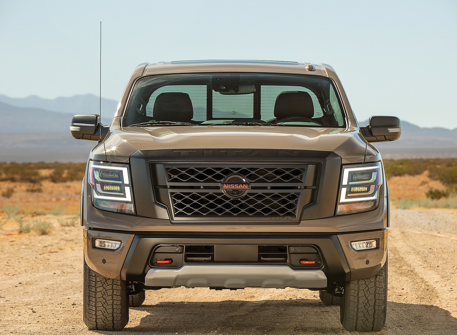 2020 Nissan TITAN PRO 4X Front Wallpapers (2)