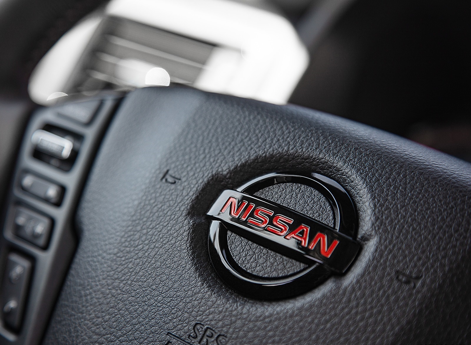 2020 Nissan TITAN PRO 4X Interior Detail Wallpapers #30 of 34