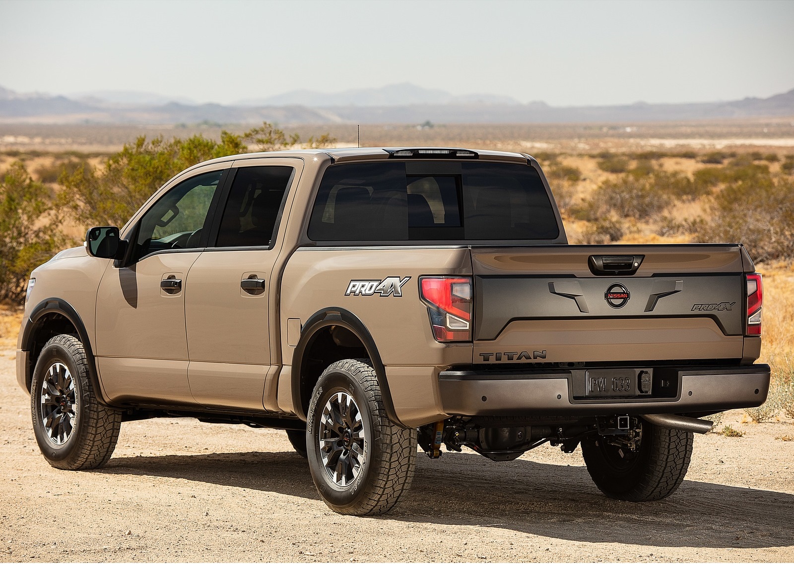 2020 Nissan TITAN PRO 4X Rear Three-Quarter Wallpapers (4)