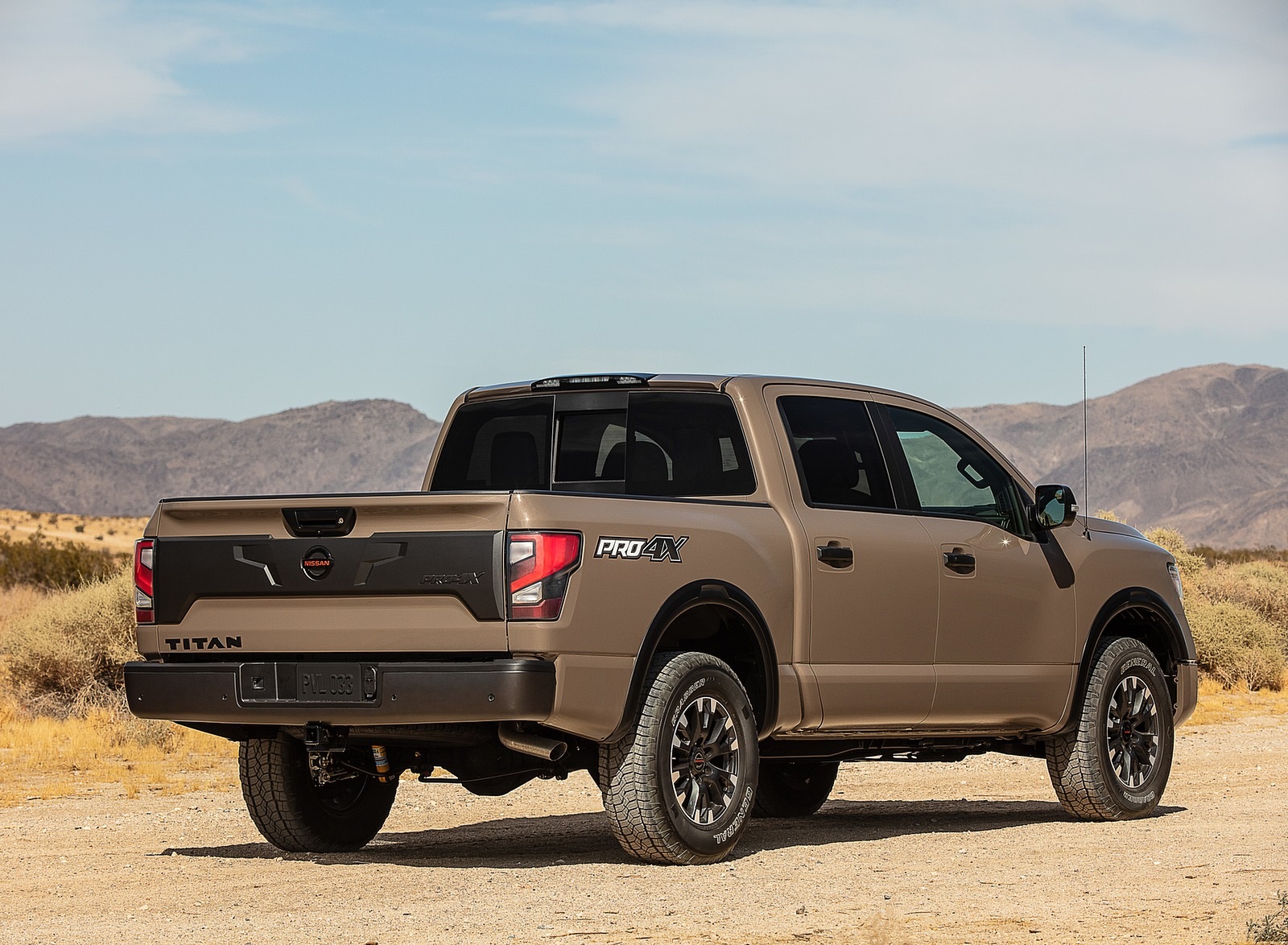 2020 Nissan TITAN PRO 4X Rear Three-Quarter Wallpapers (5)