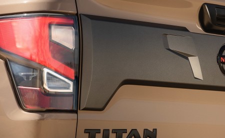 2020 Nissan TITAN PRO 4X Tail Light Wallpapers 450x275 (16)