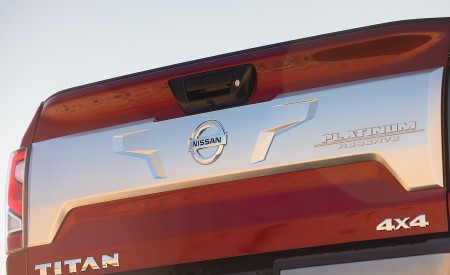 2020 Nissan TITAN Platinum Reserve Detail Wallpapers 450x275 (25)