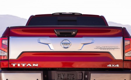 2020 Nissan TITAN Platinum Reserve Detail Wallpapers 450x275 (21)
