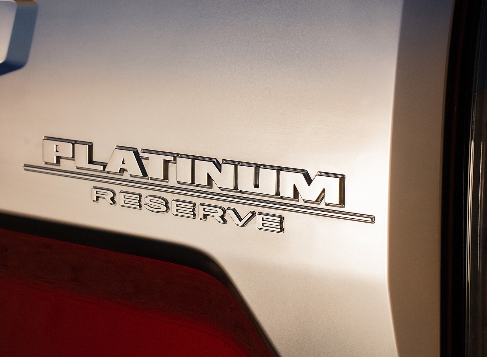 2020 Nissan TITAN Platinum Reserve Detail Wallpapers #19 of 34