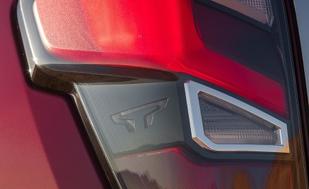 2020 Nissan TITAN Platinum Reserve Tail Light Wallpapers 450x275 (17)