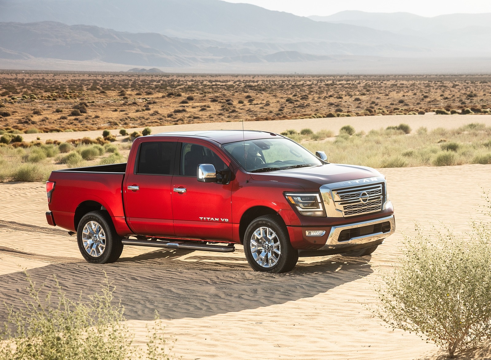 2020 Nissan TITAN SL Front Three-Quarter Wallpapers (2)