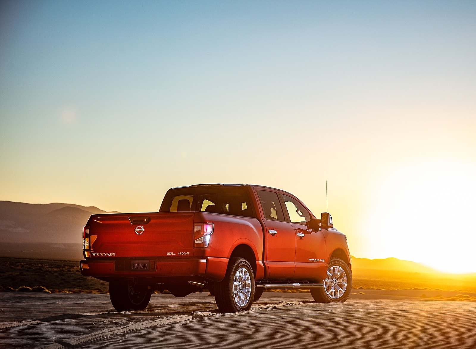 2020 Nissan TITAN SL Rear Three-Quarter Wallpapers #5 of 30