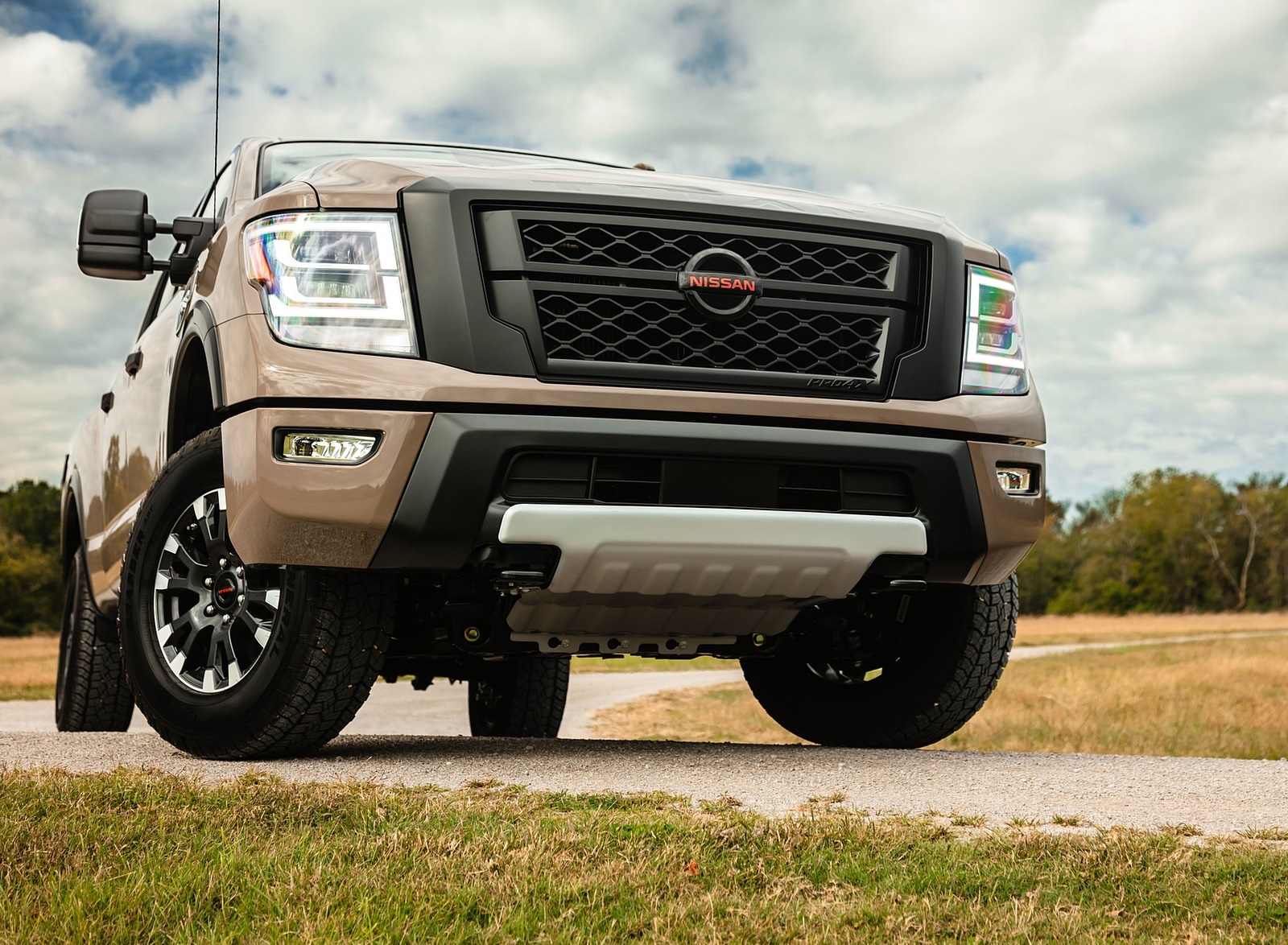 2020 Nissan TITAN XD PRO 4X Detail Wallpapers (2)