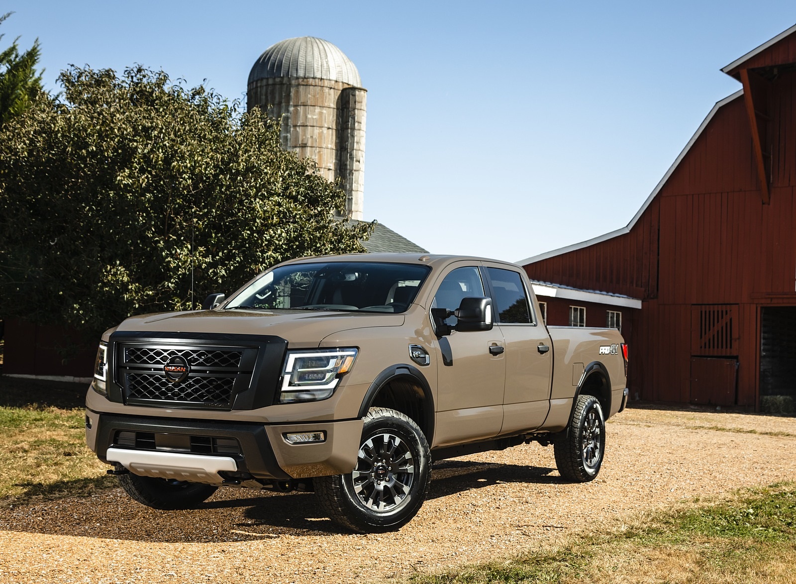 2020 Nissan TITAN XD PRO 4X Front Three-Quarter Wallpapers (1). Download Wallpaper