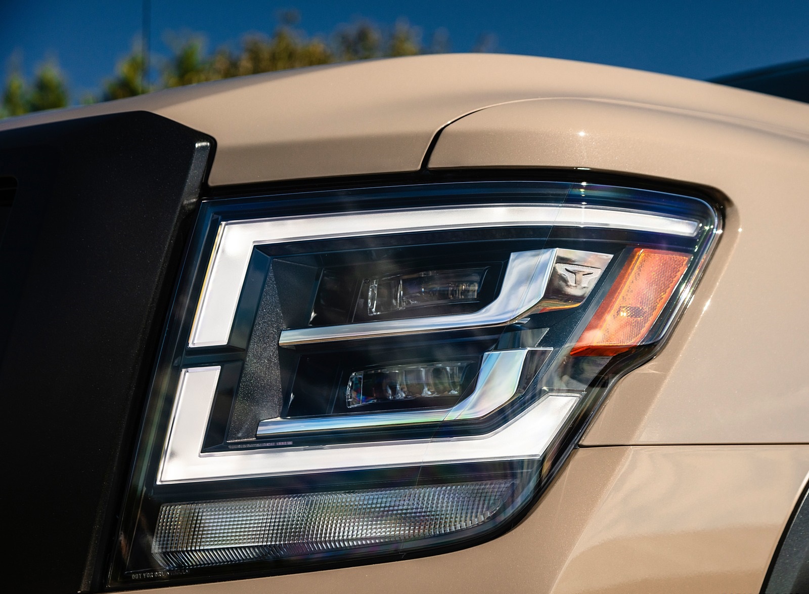 2020 Nissan TITAN XD PRO 4X Headlight Wallpapers #12 of 31