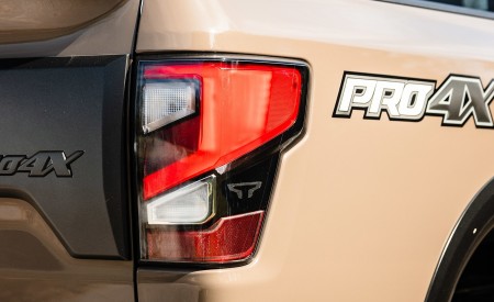 2020 Nissan TITAN XD PRO 4X Tail Light Wallpapers 450x275 (11)