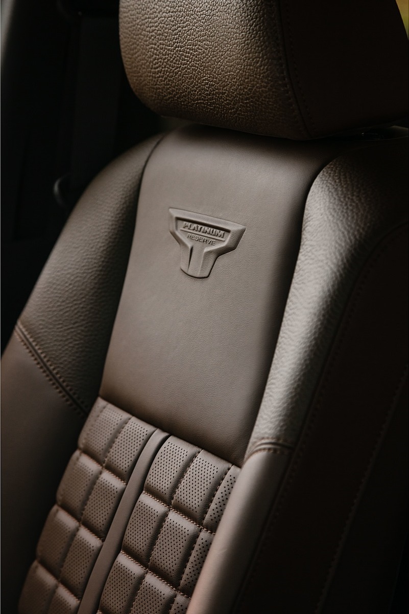 2020 Nissan TITAN XD Platinum Reserve Interior Seats Wallpapers #23 of 29