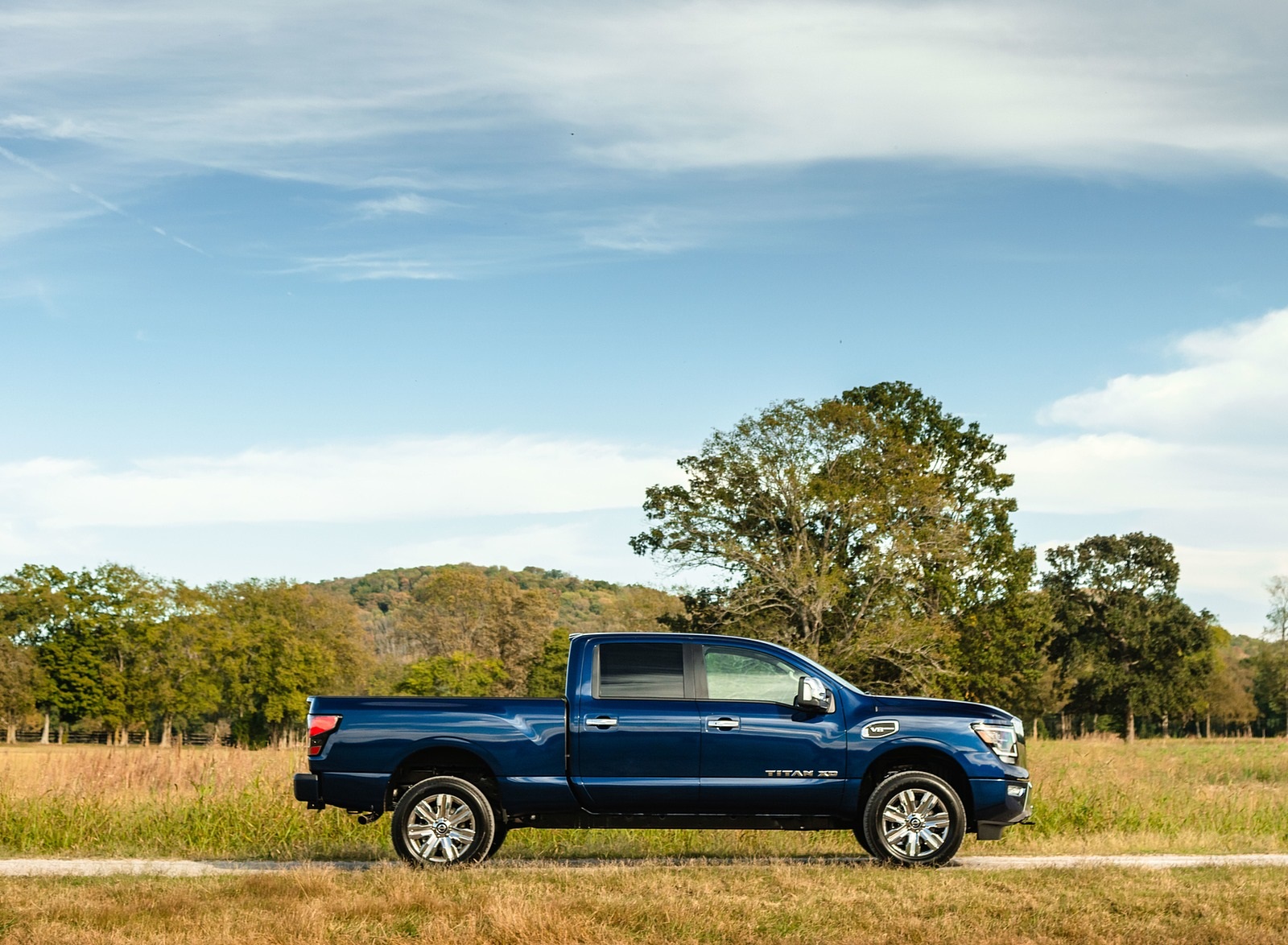 2020 Nissan TITAN XD SL Side Wallpapers #3 of 25