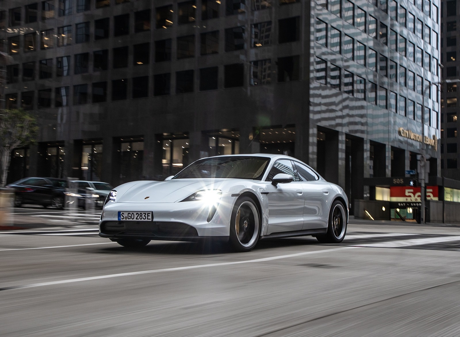 2020 Porsche Taycan 4S (Color: Carrara White Metallic) Front Three-Quarter Wallpapers #145 of 194