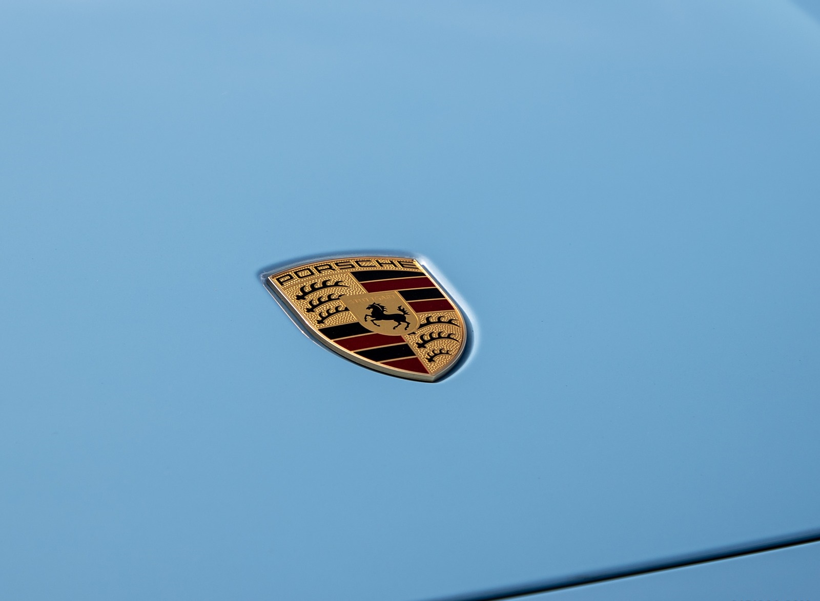 2020 Porsche Taycan 4S (Color: Frozen Blue Metallic) Badge Wallpapers #109 of 194