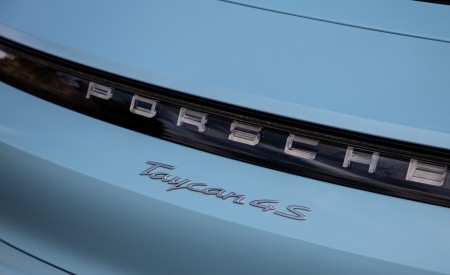 2020 Porsche Taycan 4S (Color: Frozen Blue Metallic) Badge Wallpapers 450x275 (108)