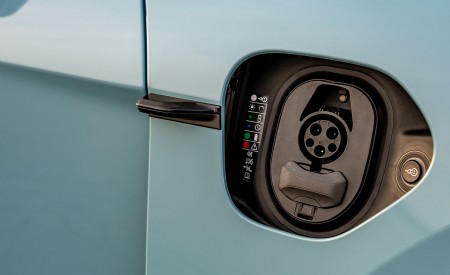 2020 Porsche Taycan 4S (Color: Frozen Blue Metallic) Charging Port Wallpapers 450x275 (107)