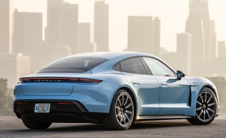2020 Porsche Taycan 4S (Color: Frozen Blue Metallic) Rear Three-Quarter Wallpapers 450x275 (82)