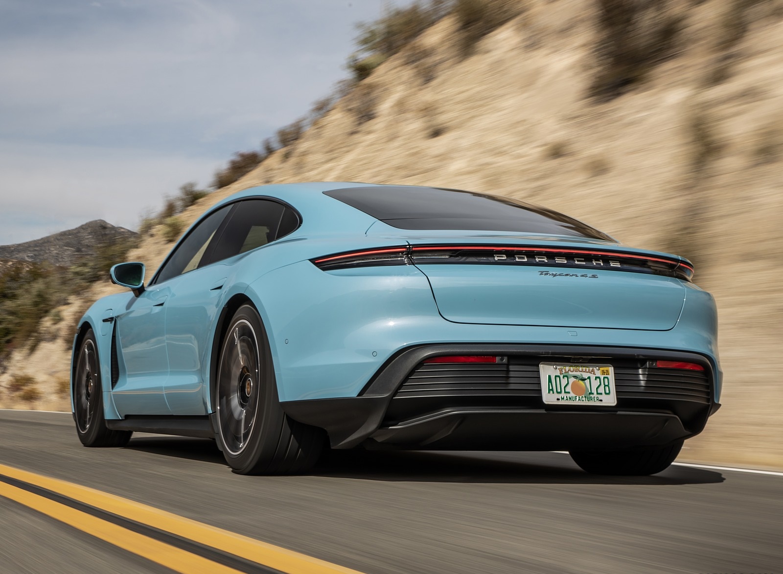 2020 Porsche Taycan 4S (Color: Frozen Blue Metallic) Rear Three-Quarter Wallpapers #58 of 194