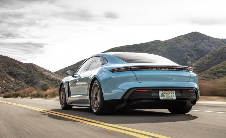 2020 Porsche Taycan 4S (Color: Frozen Blue Metallic) Rear Three-Quarter Wallpapers 450x275 (59)