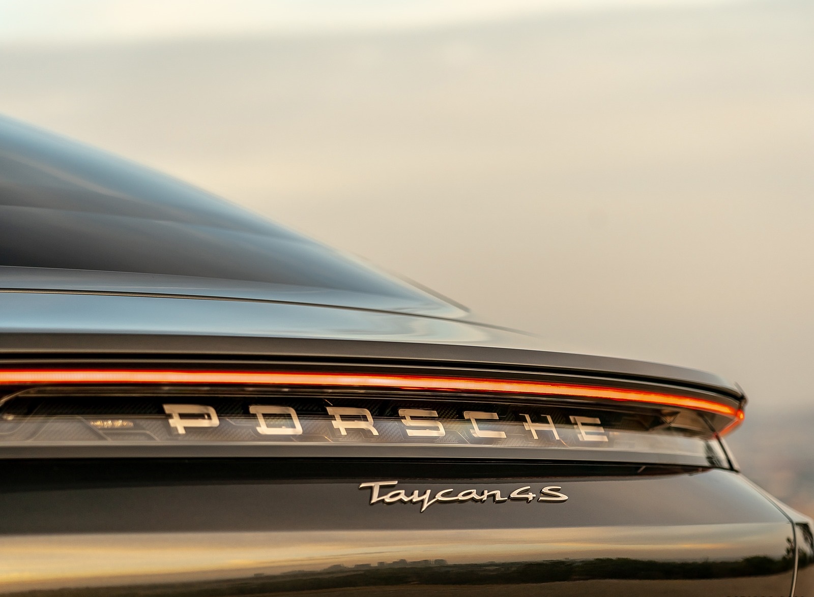 2020 Porsche Taycan 4S (Color: Volcano Grey Metallic) Detail Wallpapers #35 of 194