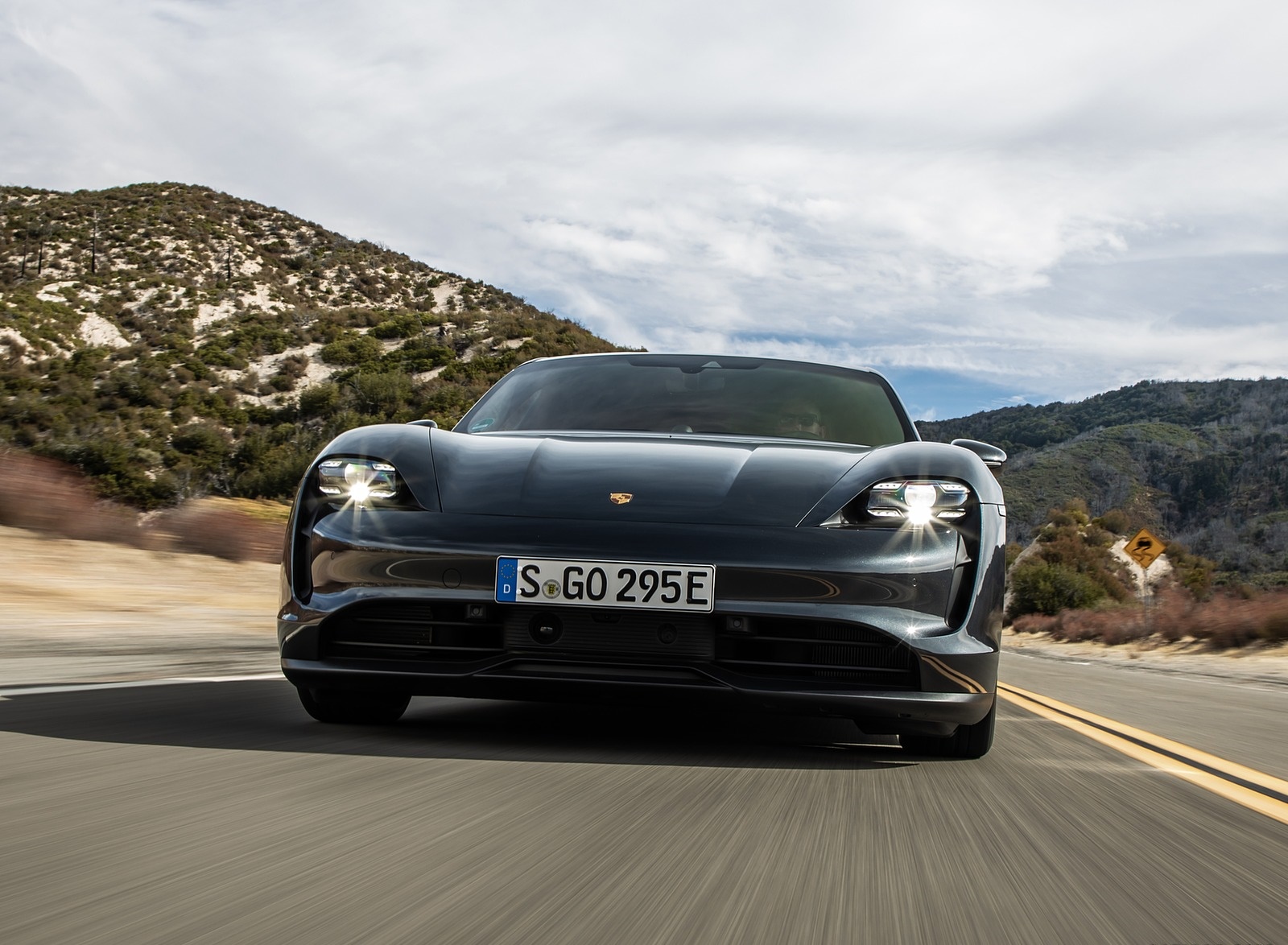 2020 Porsche Taycan 4S (Color: Volcano Grey Metallic) Front Wallpapers (6)