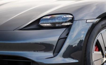 2020 Porsche Taycan 4S (Color: Volcano Grey Metallic) Headlight Wallpapers 450x275 (31)