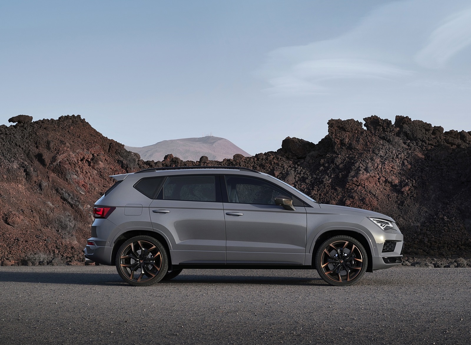 2020 SEAT CUPRA Ateca Limited Edition Side Wallpapers #36 of 55