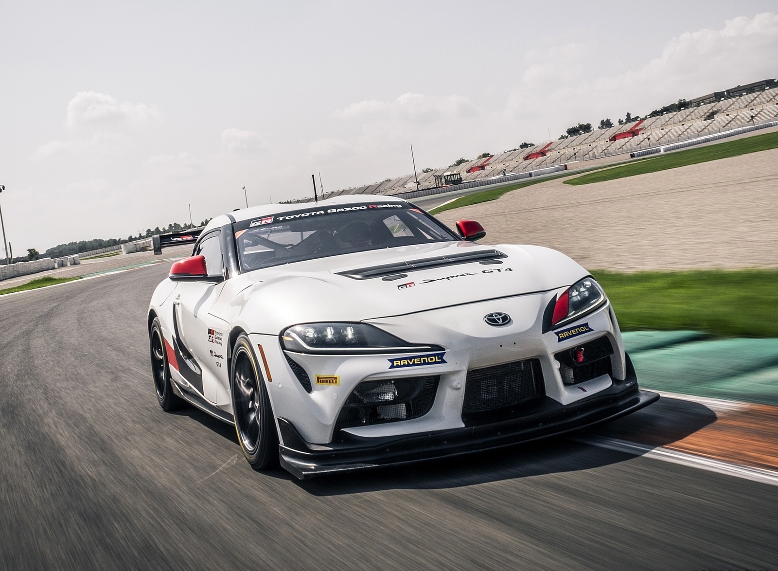 2020 Toyota Supra GT4 Front Three-Quarter Wallpapers (2)