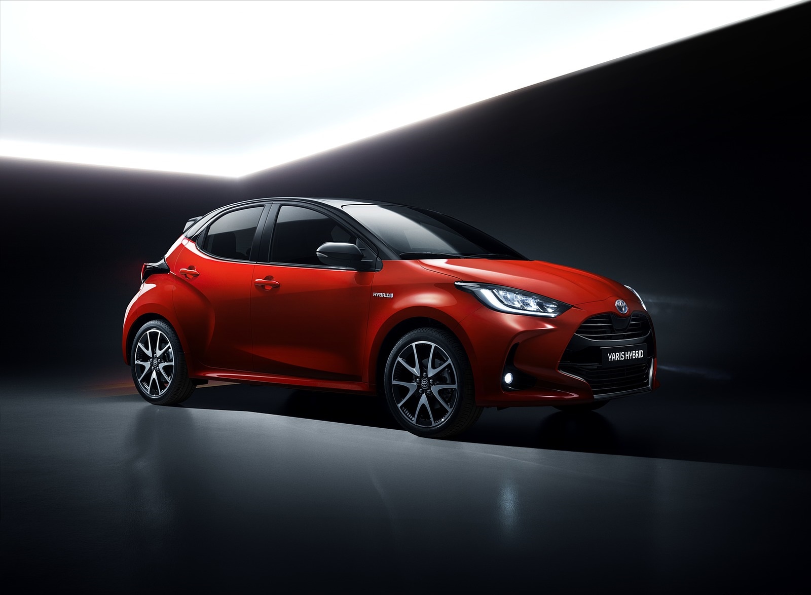 2020 Toyota Yaris Front Three-Quarter Wallpapers #13 of 33