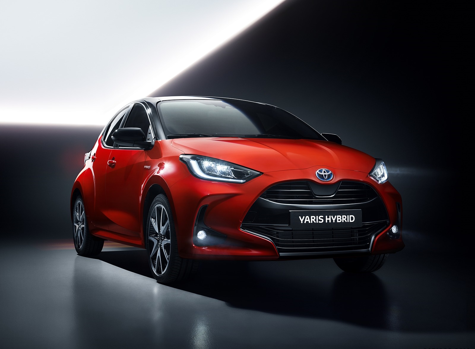 2020 Toyota Yaris Front Three-Quarter Wallpapers #15 of 33