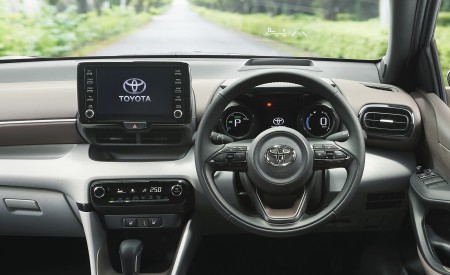 2020 Toyota Yaris Interior Cockpit Wallpapers 450x275 (23)