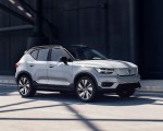 2020 Volvo XC40 Recharge P8 AWD (Color: Glacier Silver) Front Three-Quarter Wallpapers 150x120