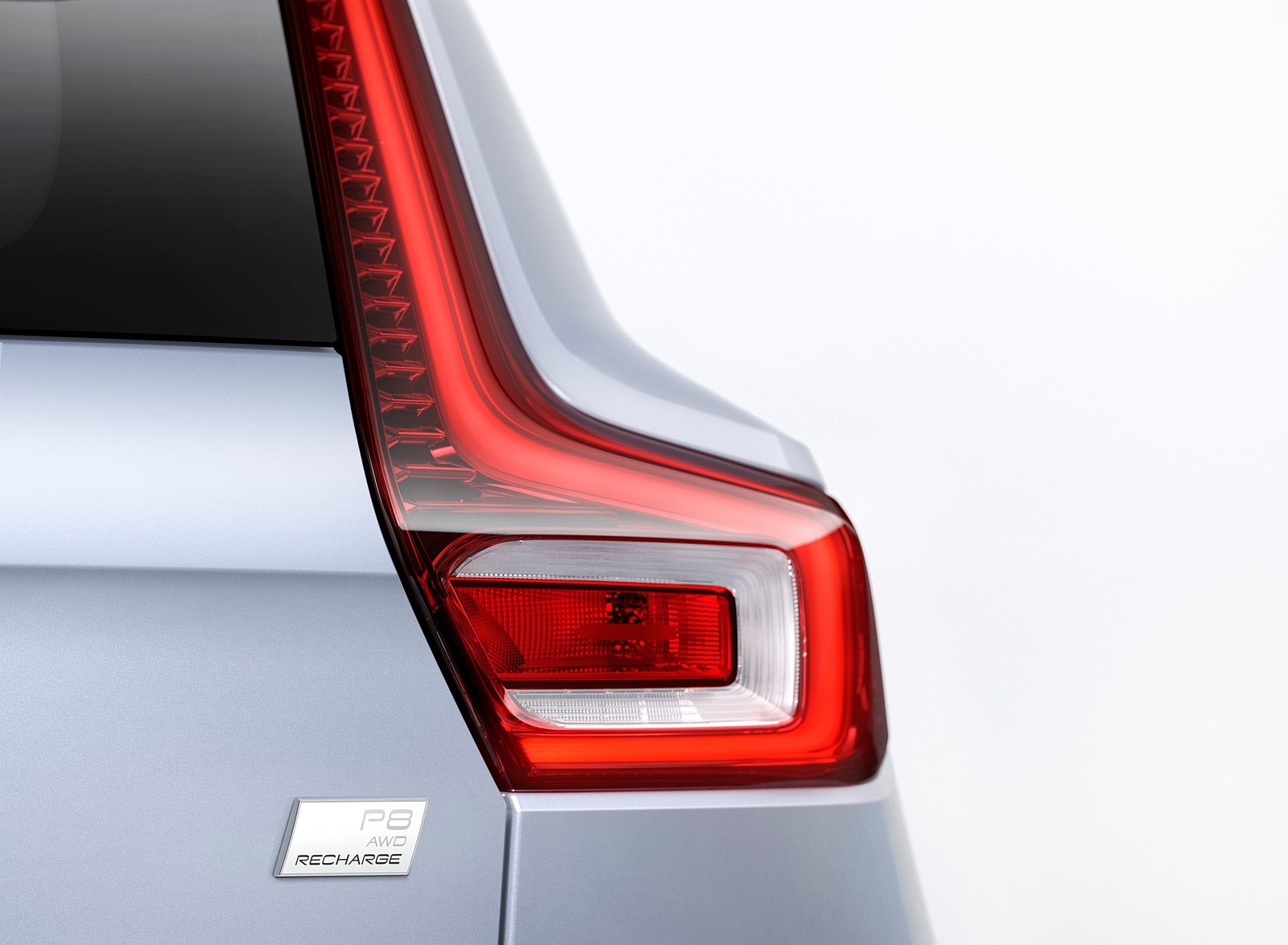 2020 Volvo XC40 Recharge P8 AWD (Color: Glacier Silver) Tail Light Wallpapers #22 of 48