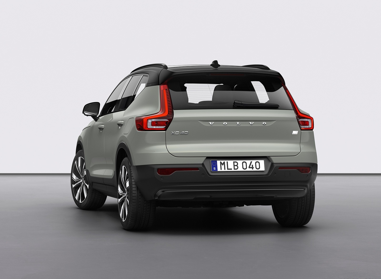 2020 Volvo XC40 Recharge P8 AWD (Color: Sage Green) Rear Three-Quarter Wallpapers #13 of 48