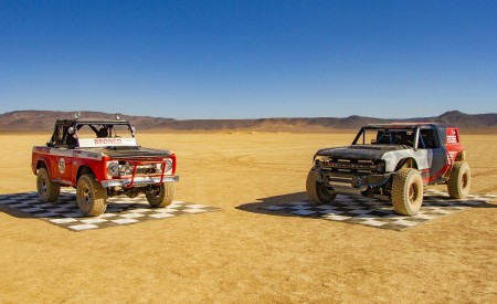 2019 Ford Bronco R Concept and Classic Bronco Wallpapers 450x275 (11)