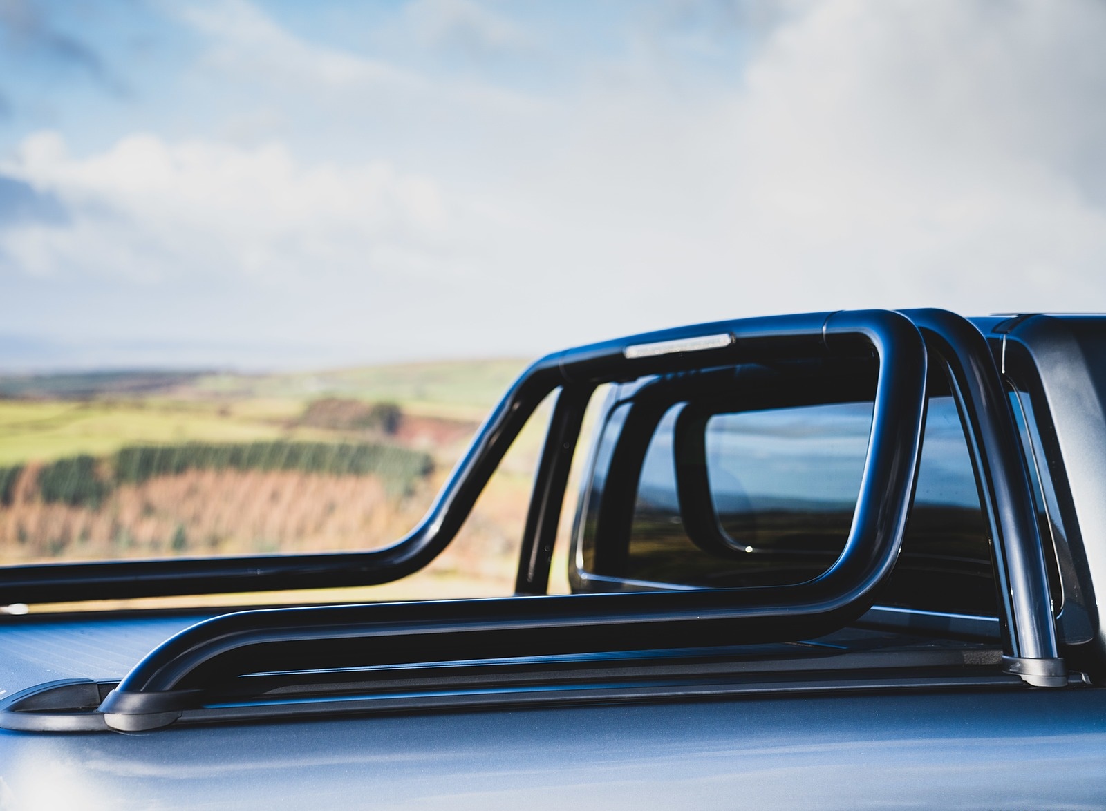 2019 Volkswagen Amarok Black Edition (UK-Spec) Detail Wallpapers #32 of 40