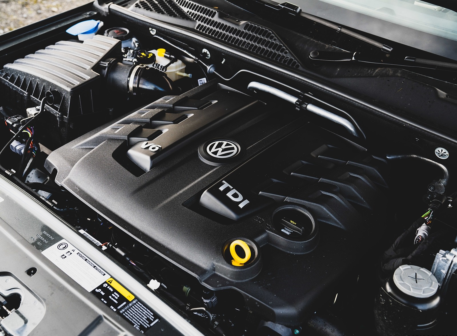 2019 Volkswagen Amarok Black Edition (UK-Spec) Engine Wallpapers #39 of 40