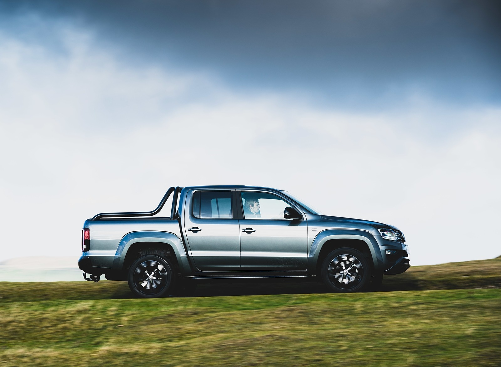 2019 Volkswagen Amarok Black Edition (UK-Spec) Side Wallpapers #12 of 40