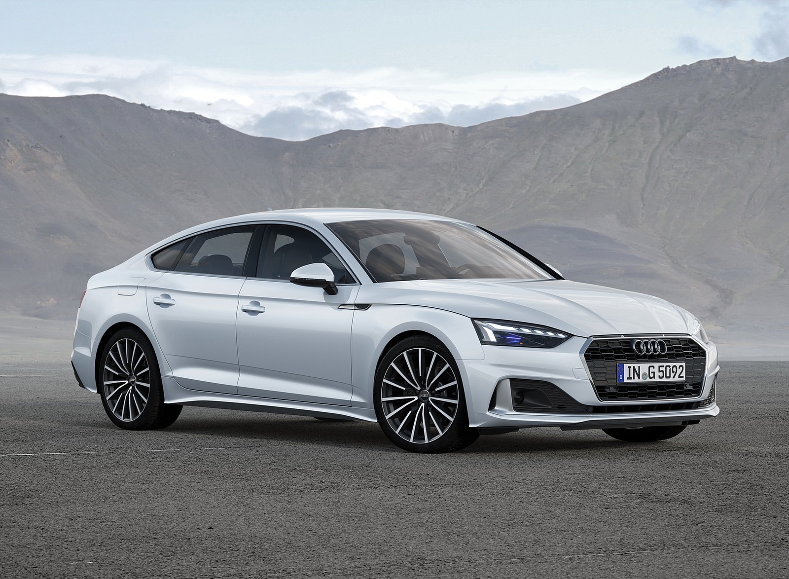 2020 Audi A5 Sportback g-tron (Color: Glacier White) Front Three-Quarter Wallpapers #3 of 10