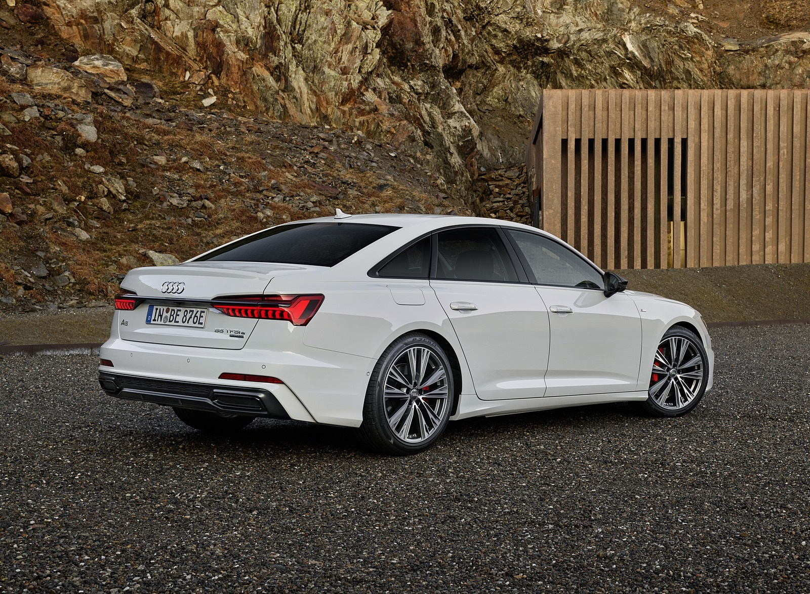 2020 Audi A6 55 TFSI e quattro (Color: Glacier White) Rear Three-Quarter Wallpapers (2)