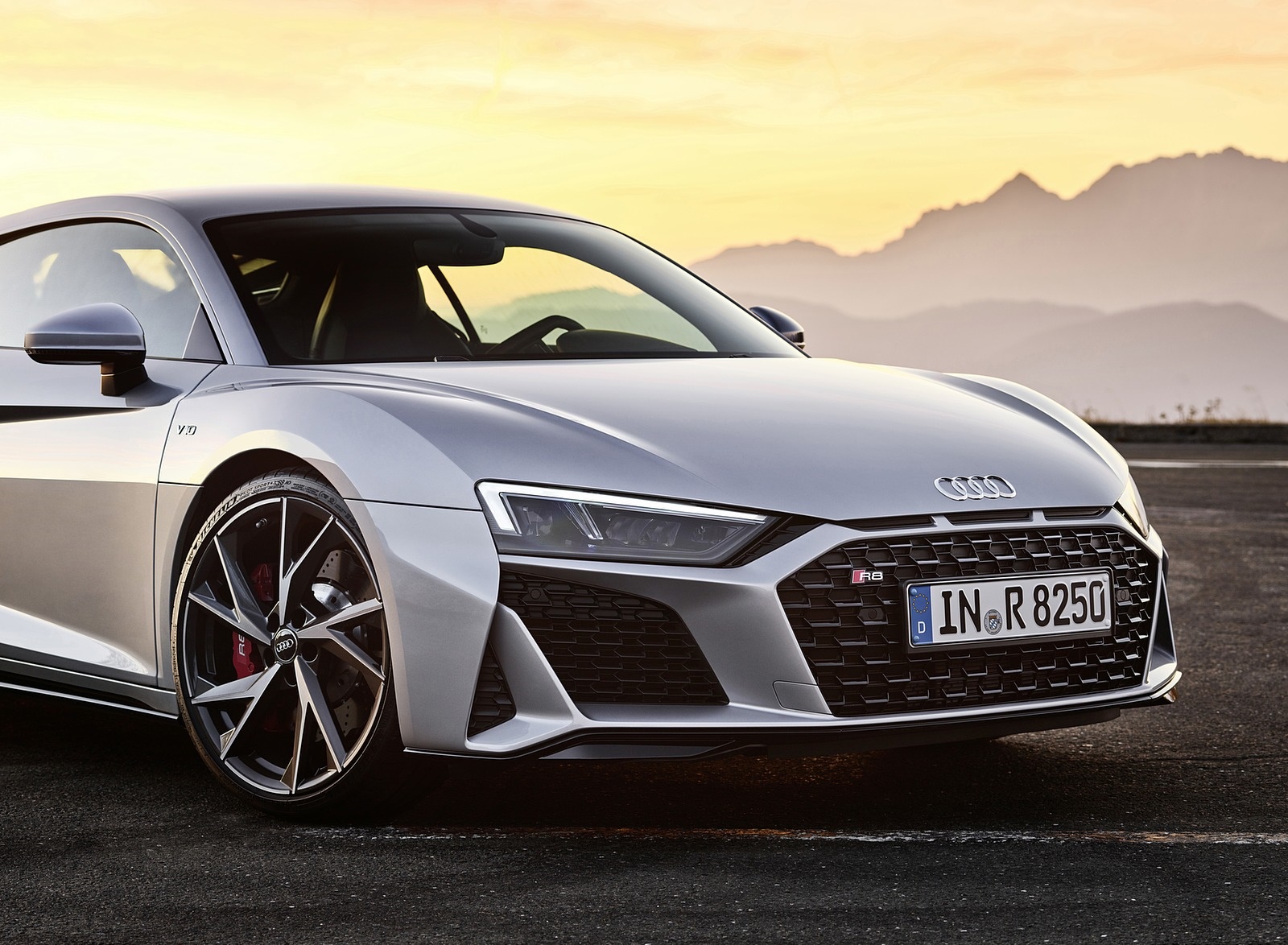 2020 Audi R8 V10 RWD Coupe (Color: Florett Silver) Detail Wallpapers #21 of 151