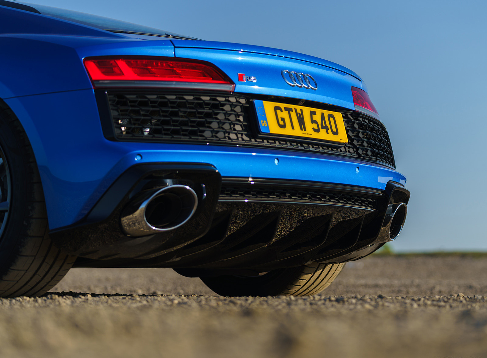 2020 Audi R8 V10 RWD Coupe (UK-Spec) Exhaust Wallpapers #104 of 151