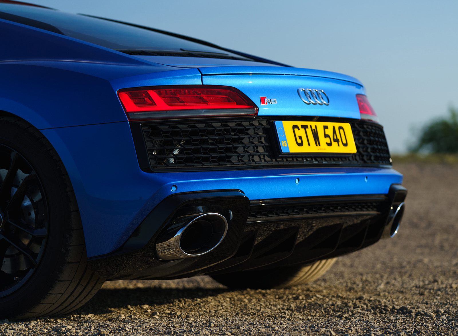 2020 Audi R8 V10 RWD Coupe (UK-Spec) Exhaust Wallpapers  #105 of 151