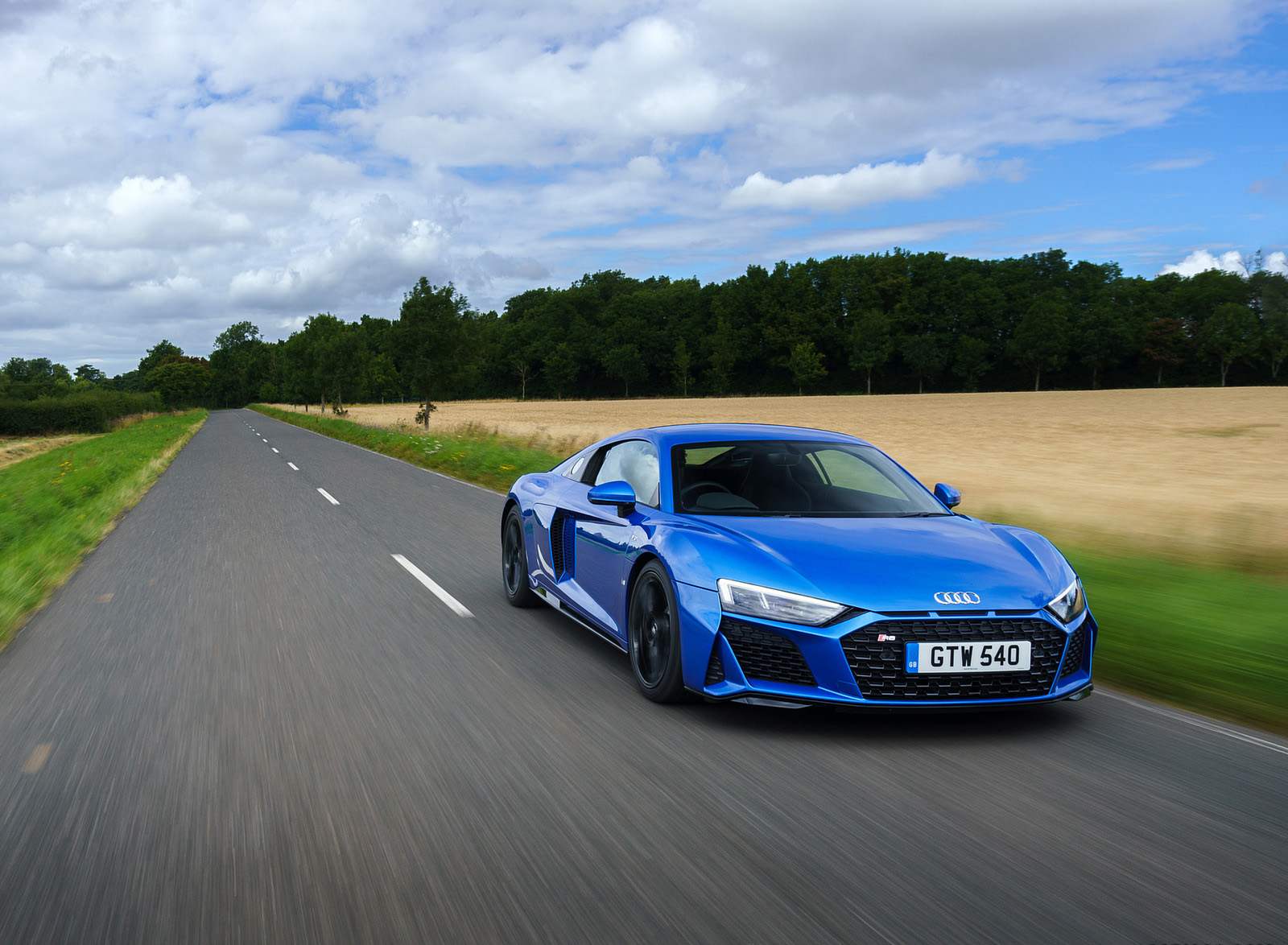 2020 Audi R8 V10 RWD Coupe (UK-Spec) Front Three-Quarter Wallpapers #39 of 151